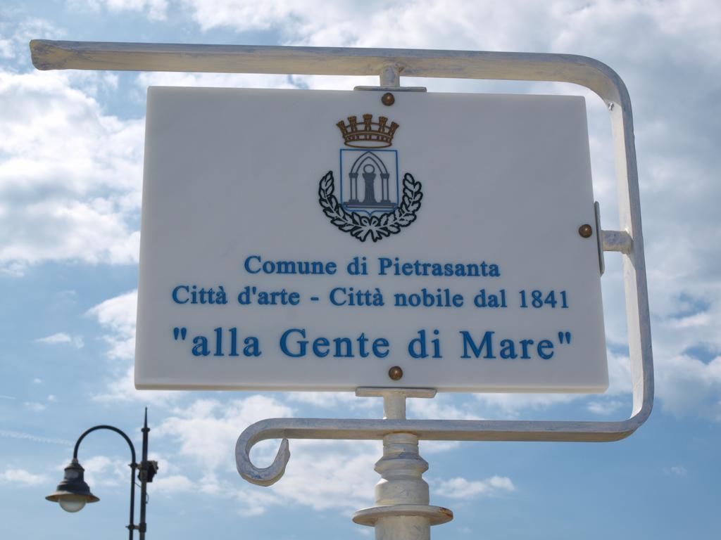 Il Pontile Holidays Apartment Marina di Pietrasanta Kamer foto